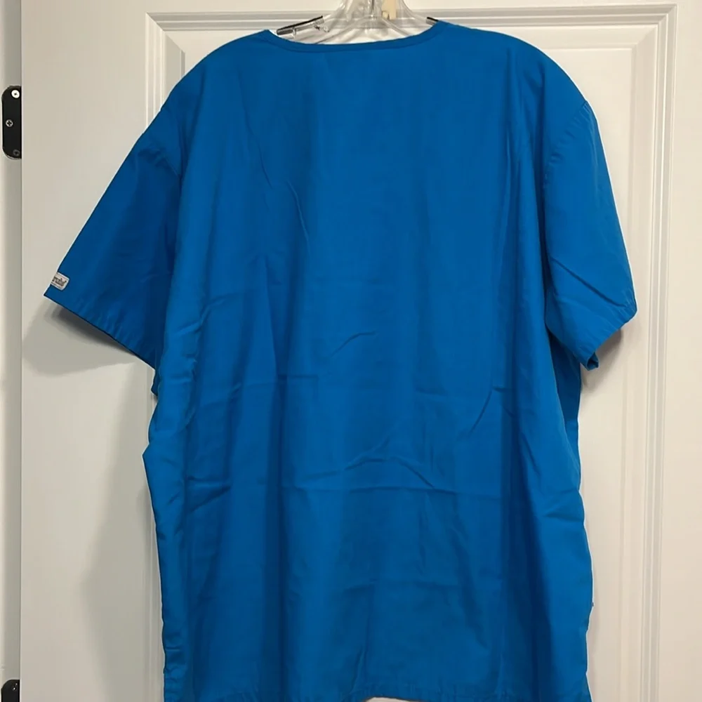 Scrub top - Picture 2 of 5